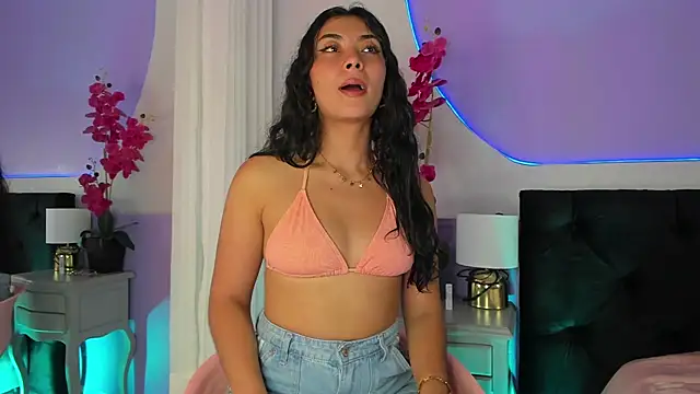 Snapshot of _HAANNAH_ chatting on 09-15-25, 07:47  HAANNAH  online show from 09-15-25, 07:47