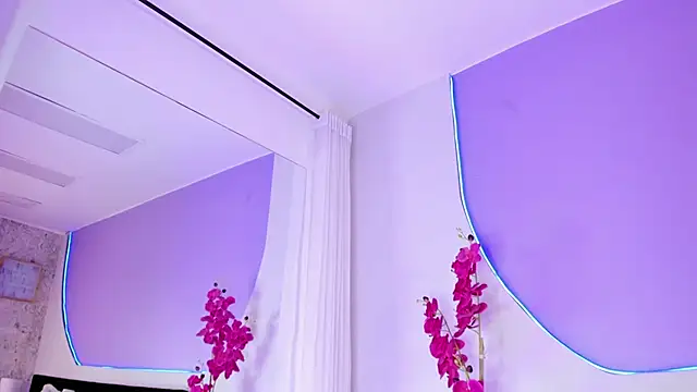 Snapshot of _HAANNAH_ chatting on 09-25-25, 08:01  HAANNAH  online show from 09-25-25, 08:01