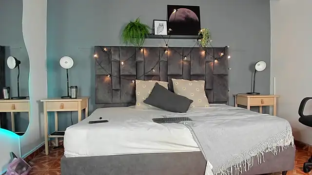 RiriiBrunette   online show from 01-10-26, 07:59