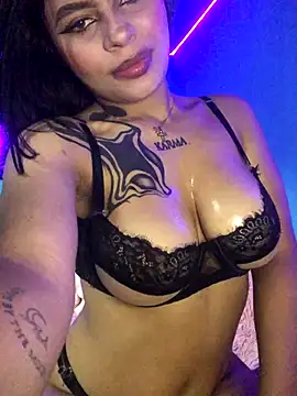 Snapshot of SophiaAlvarez chatting on 12-05-25, 08:27 SophiaAlvarez online show from 12-05-25, 08:27