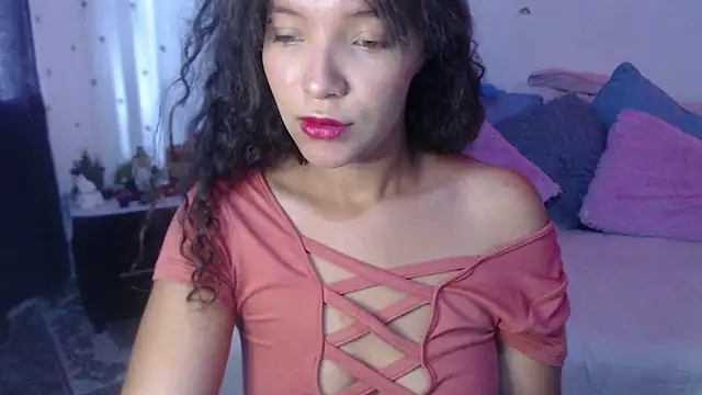 Snapshot of mia_blue01 chatting on 09-27-25, 05:18 mia blue01 online show from 09-27-25, 05:18