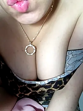 Queen-15 online show from 11-15-25, 07:32