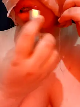 Queen-15 online show from 04-21-26, 02:51