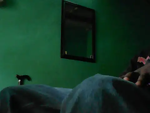 Snapshot of Dhuzu_Jovis chatting on 10-26-25, 12:11 Dhuzu Jovis online show from 10-26-25, 12:11