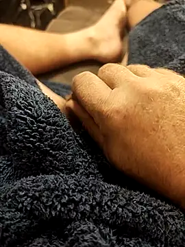 hubbyfun19 online show from 11-22-25, 06:45