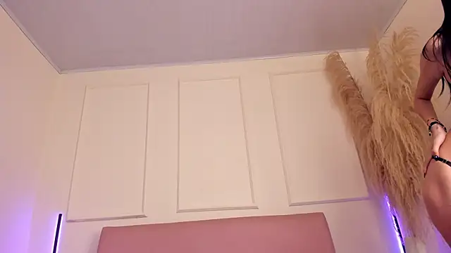 Snapshot of Lilily_lv chatting on 09-19-25, 12:23 Lilily lv online show from 09-19-25, 12:23