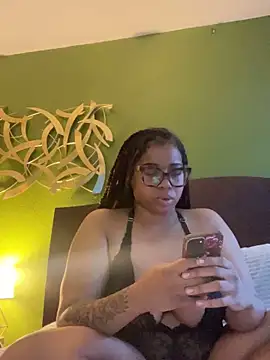 Snapshot of caramel__cremes chatting on 05-05-26, 01:13 caramel cremes online show from 05-05-26, 01:13