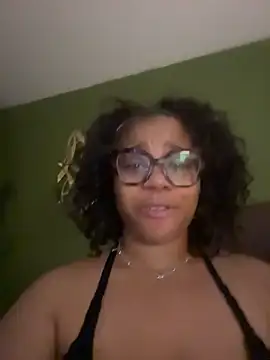 Snapshot of caramel__cremes chatting on 05-11-26, 02:39 caramel cremes online show from 05-11-26, 02:39