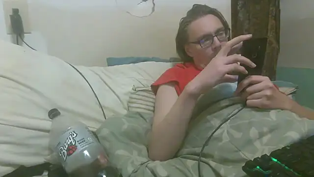 Snapshot of dandonn chatting on 05-12-26, 04:31 dandonn online show from 05-12-26, 04:31