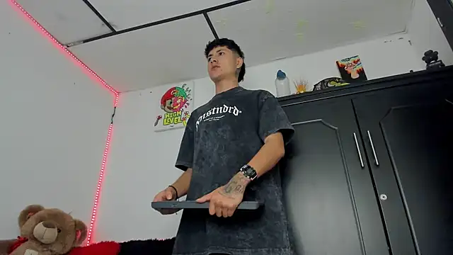 Mateo Escobar online show from 11-02-25, 08:00