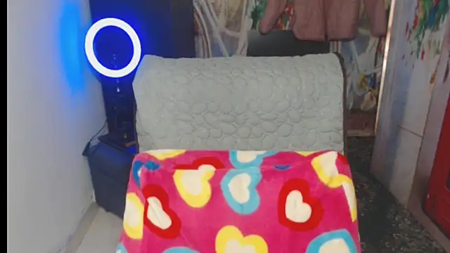 Milf Valeria online show from 11-19-25, 04:07