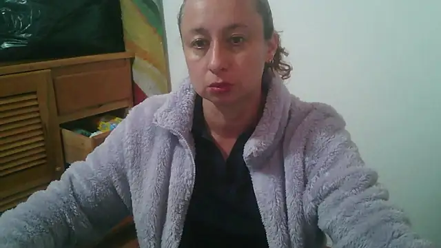 Snapshot of Milf_Valeria chatting on 05-26-26, 04:14 Milf Valeria online show from 05-26-26, 04:14