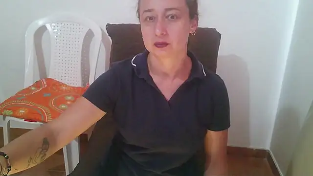 Snapshot of Milf_Valeria chatting on 05-27-26, 03:53 Milf Valeria online show from 05-27-26, 03:53