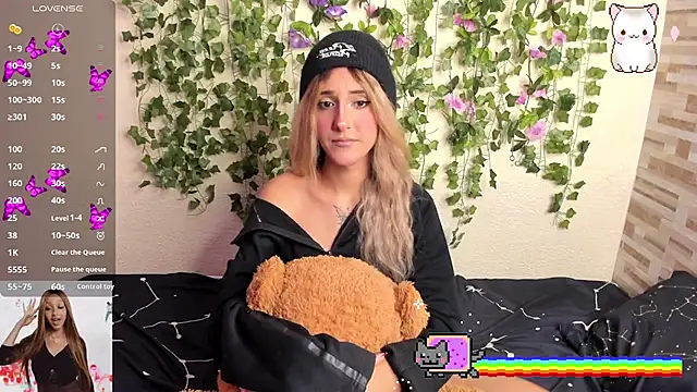 Amy Moonlight online show from 10-19-25, 10:10