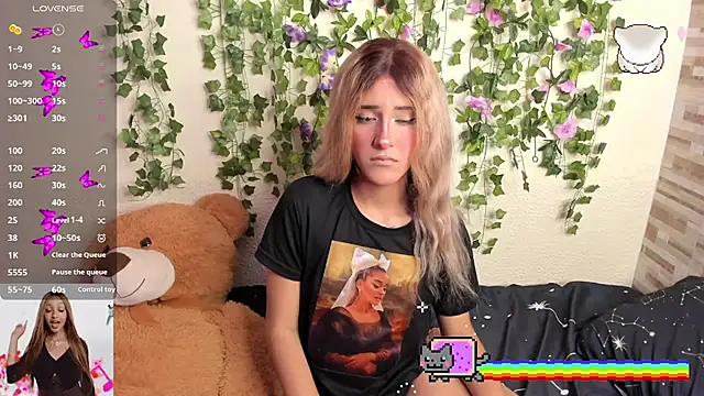 Amy Moonlight online show from 10-28-25, 08:44