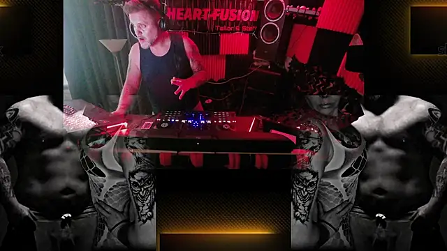 Snapshot of Wir2002Paar chatting on 10-25-25, 09:06 Wir2002Paar online show from 10-25-25, 09:06