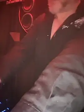 Snapshot of Wir2002Paar chatting on 10-26-25, 12:49 Wir2002Paar online show from 10-26-25, 12:49