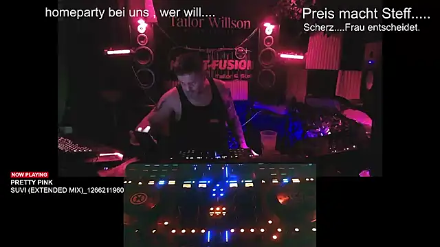 Snapshot of Wir2002Paar chatting on 11-15-25, 11:32 Wir2002Paar online show from 11-15-25, 11:32