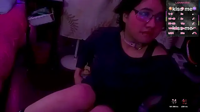 Snapshot of Ftm_Bunny chatting on 12-14-25, 11:59 Ftm Bunny online show from 12-14-25, 11:59