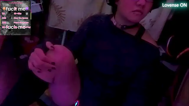 Snapshot of Ftm_Bunny chatting on 12-17-25, 12:33 Ftm Bunny online show from 12-17-25, 12:33