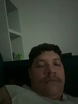 Snapshot of michael877675 chatting on 01-12-26, 07:35 michael877675 online show from 01-12-26, 07:35