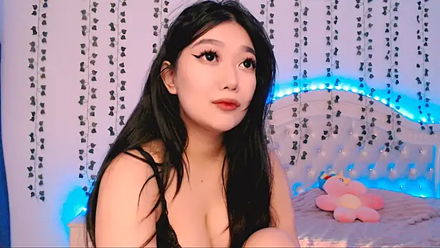 Snapshot of asian_eye chatting on 10-12-25, 05:17 asian eye online show from 10-12-25, 05:17