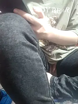 Snapshot of sasud2 chatting on 11-25-25, 01:38 sasud2 online show from 11-25-25, 01:38