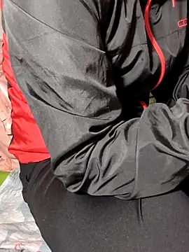 Snapshot of sasud2 chatting on 12-15-25, 12:26 sasud2 online show from 12-15-25, 12:26