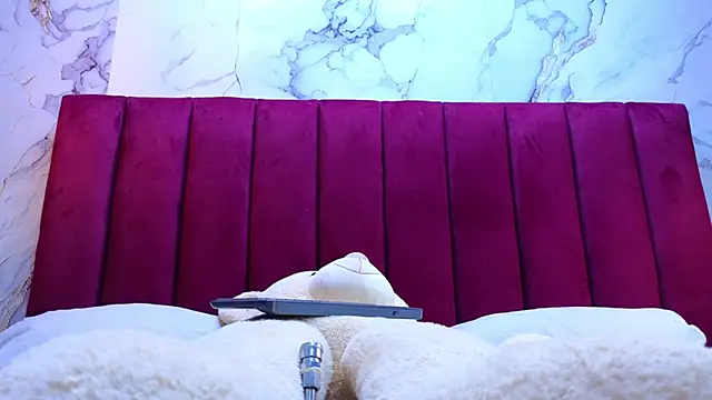 PrincePoppy online show from 12-21-25, 04:25