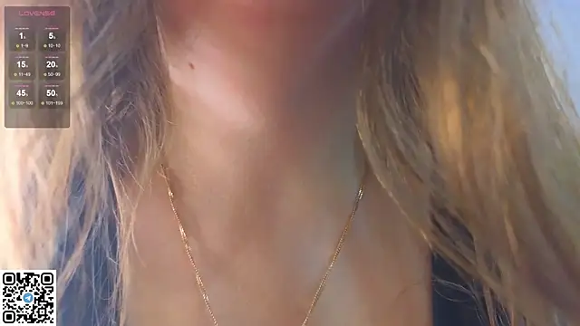 miss bubbles  online show from 10-31-25, 11:17