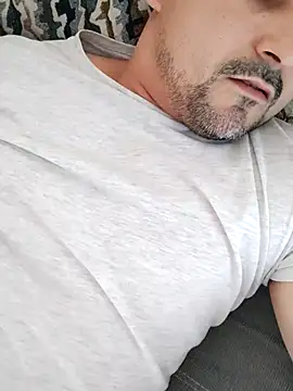 Bradd 32 online show from 11-17-25, 04:57