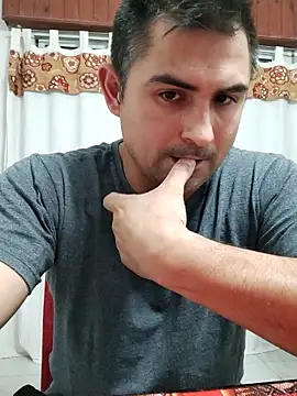 Snapshot of Bradd_32 chatting on 02-07-26, 02:37 Bradd 32 online show from 02-07-26, 02:37