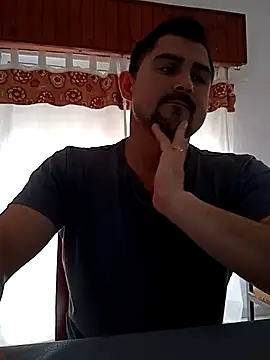 Snapshot of Bradd_32 chatting on 06-24-26, 05:01 Bradd 32 online show from 06-24-26, 05:01