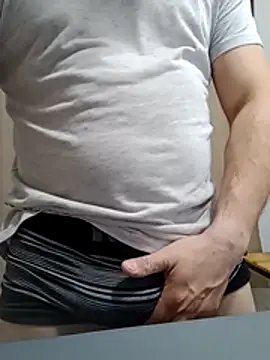 Snapshot of Bradd_32 chatting on 08-03-26, 03:38 Bradd 32 online show from 08-03-26, 03:38
