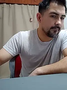Snapshot of Bradd_32 chatting on 08-03-26, 11:26 Bradd 32 online show from 08-03-26, 11:26