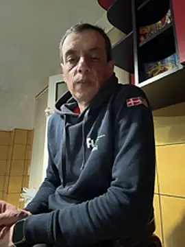 Snapshot of adiluci1 chatting on 03-22-26, 07:28 adiluci1 online show from 03-22-26, 07:28