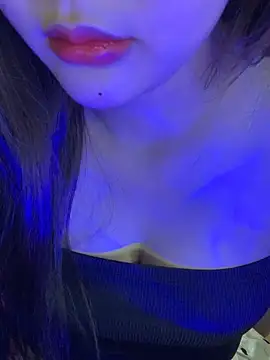 Linhtruong  online show from 04-12-26, 12:10