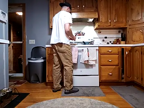 Snapshot of sloppytopkins chatting on 02-21-26, 12:11 sloppytopkins online show from 02-21-26, 12:11