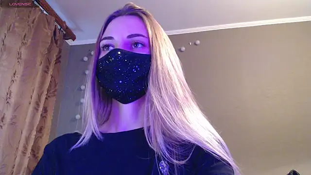 Snapshot of Iris_lave chatting on 09-08-25, 04:17 Iris lave online show from 09-08-25, 04:17