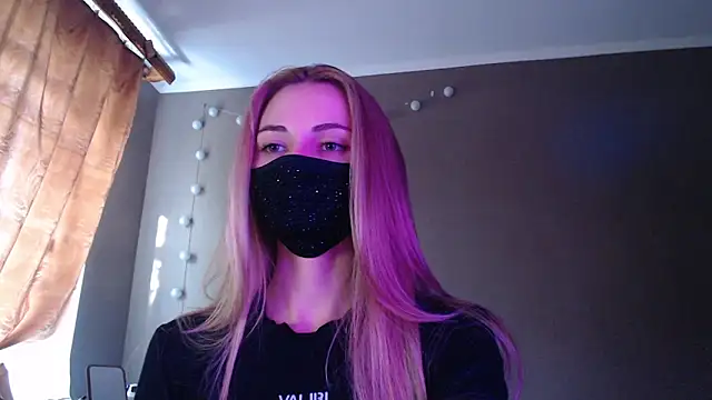 Snapshot of Iris_lave chatting on 09-27-25, 02:33 Iris lave online show from 09-27-25, 02:33