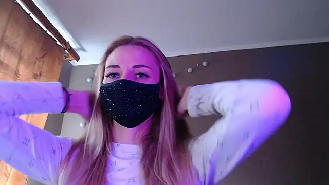 Snapshot of Iris_lave chatting on 09-30-25, 02:22 Iris lave online show from 09-30-25, 02:22