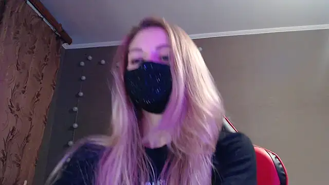 Snapshot of Iris_lave chatting on 10-14-25, 03:13 Iris lave online show from 10-14-25, 03:13