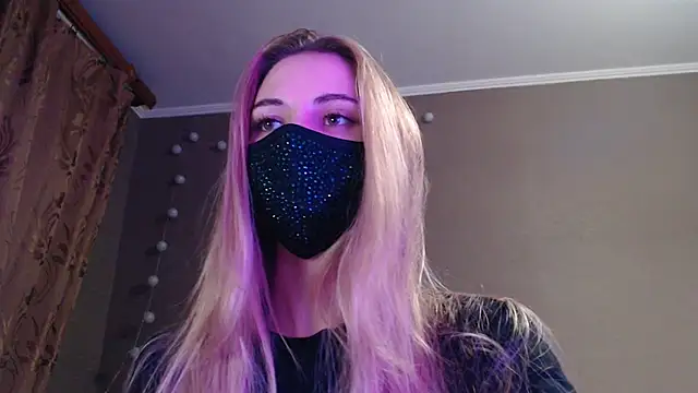 Snapshot of Iris_lave chatting on 10-27-25, 05:06 Iris lave online show from 10-27-25, 05:06