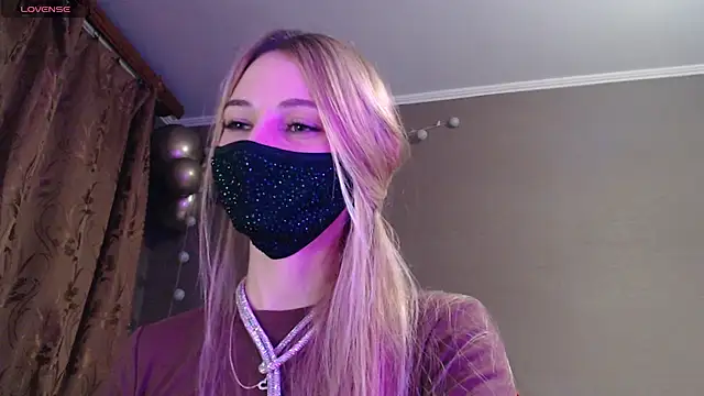 Snapshot of Iris_lave chatting on 11-05-25, 04:40 Iris lave online show from 11-05-25, 04:40