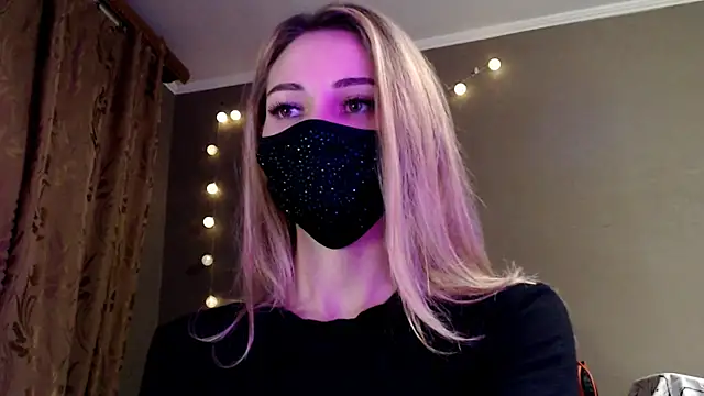 Snapshot of Iris_lave chatting on 11-29-25, 05:05 Iris lave online show from 11-29-25, 05:05