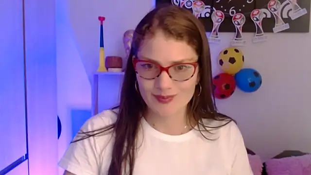 Snapshot of Camila-ventura chatting on 06-27-26, 01:17 Camila-ventura online show from 06-27-26, 01:17