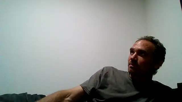Snapshot of Ifnofitputspit chatting on 10-21-25, 03:07 Ifnofitputspit online show from 10-21-25, 03:07