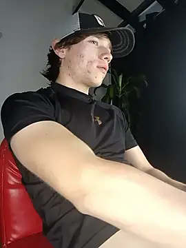 Snapshot of Logan_sixxer chatting on 01-16-26, 10:25 Logan sixxer online show from 01-16-26, 10:25