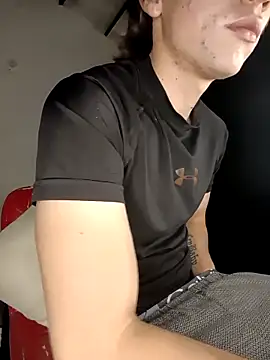 Snapshot of Logan_sixxer chatting on 02-15-26, 05:09 Logan sixxer online show from 02-15-26, 05:09