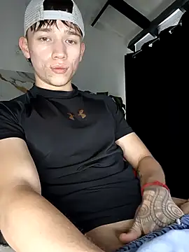 Snapshot of Logan_sixxer chatting on 03-21-26, 09:29 Logan sixxer online show from 03-21-26, 09:29